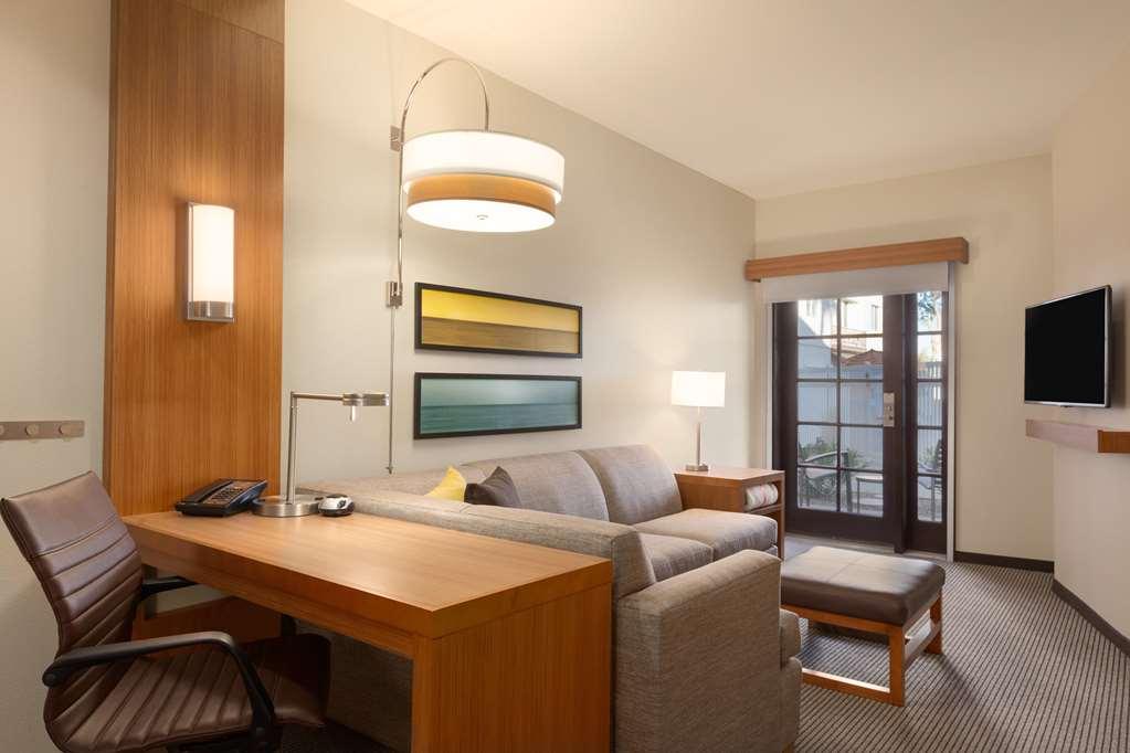 Hyatt Place Phoenix Chandler - Fashion Center Стая снимка